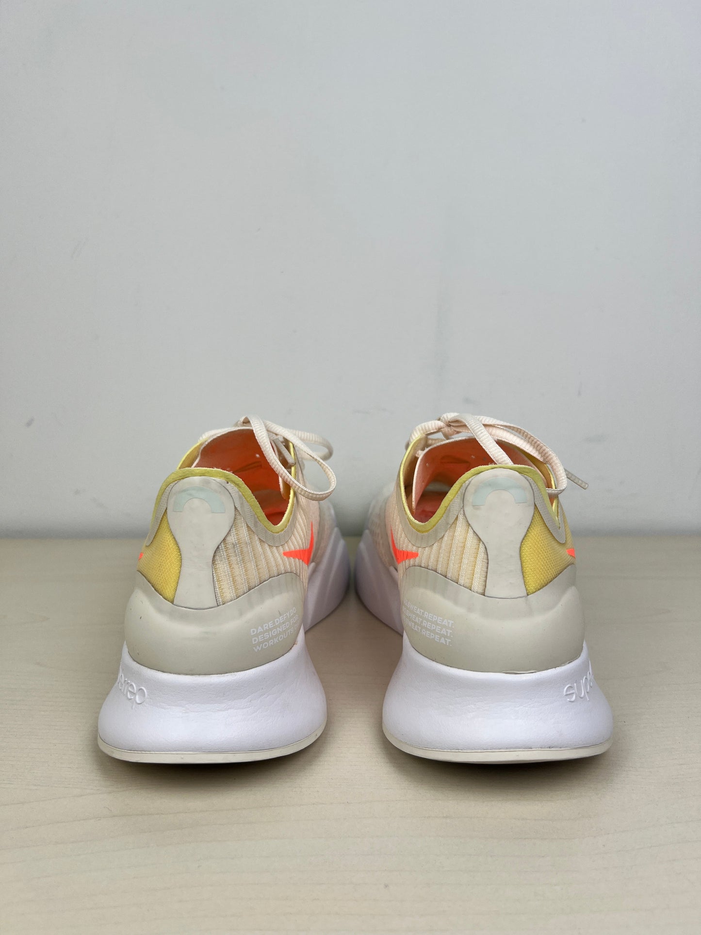 Shoes Athletic By Nike In White & Yellow, Size: 10