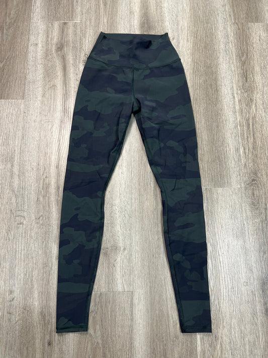 Athletic Leggings By Alo In Camouflage Print, Size: Xs