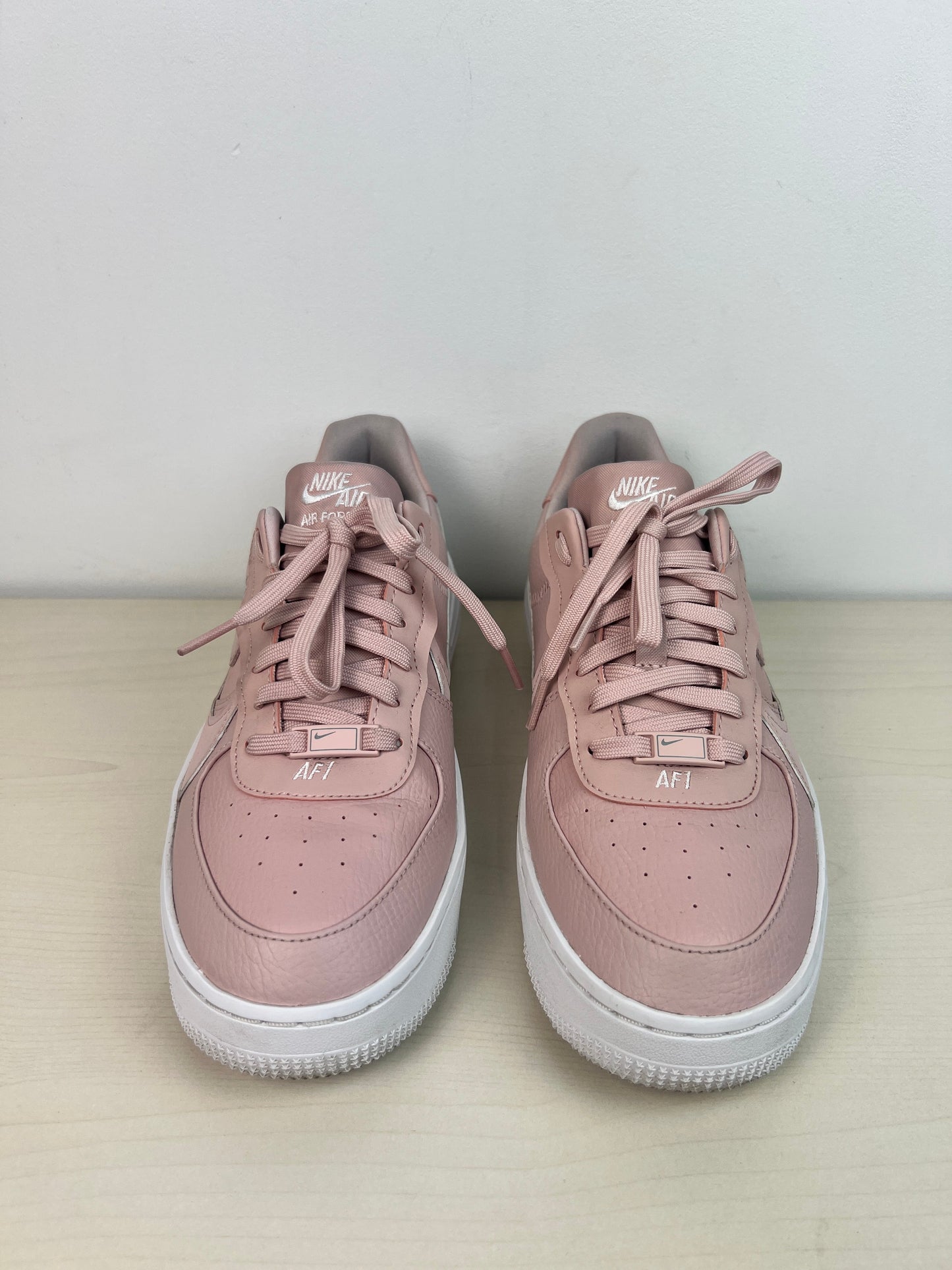 Shoes Sneakers By Nike In Pink, Size: 9.5