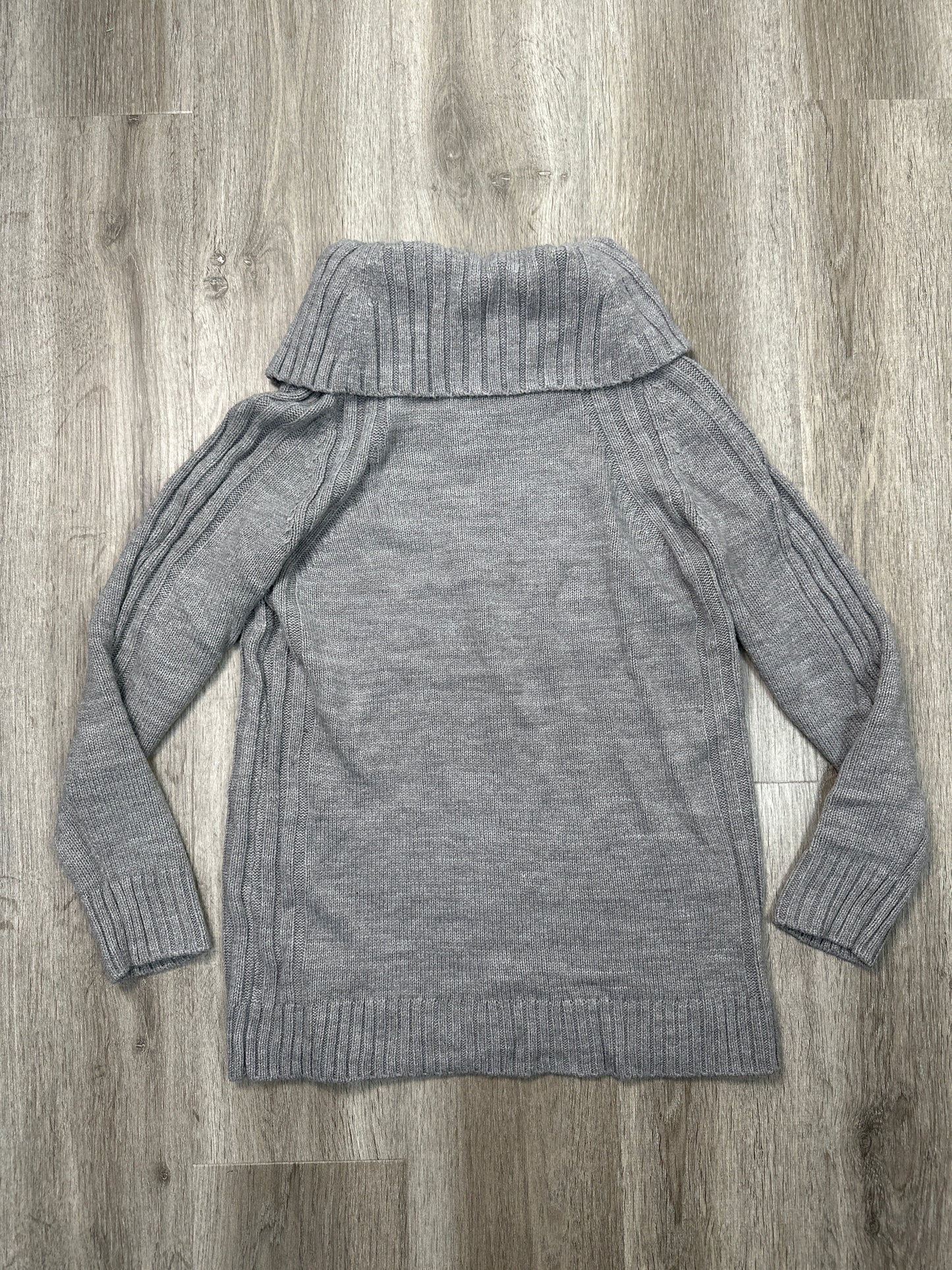 Sweater By Calvin Klein In Grey, Size: M