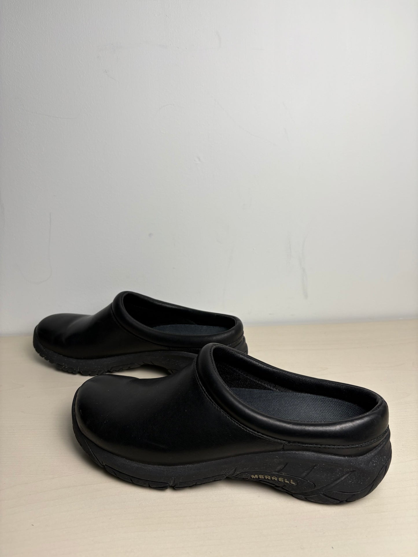 Shoes Flats By Merrell In Black, Size: 8