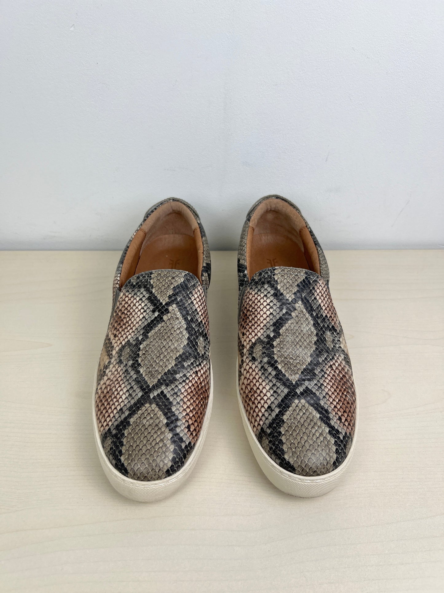 Shoes Flats By Frye In Snakeskin Print, Size: 8.5