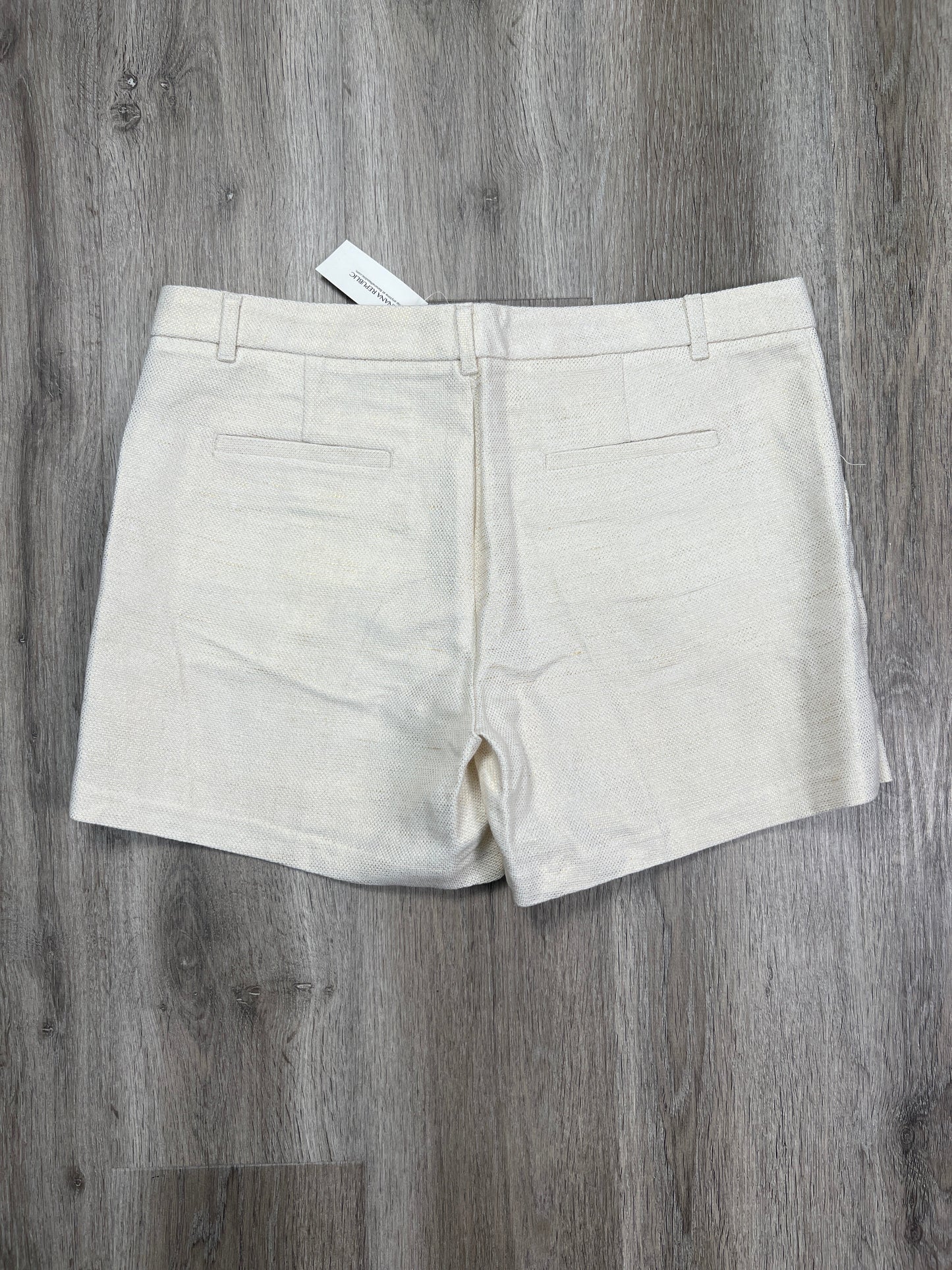 Cream Shorts Banana Republic, Size L