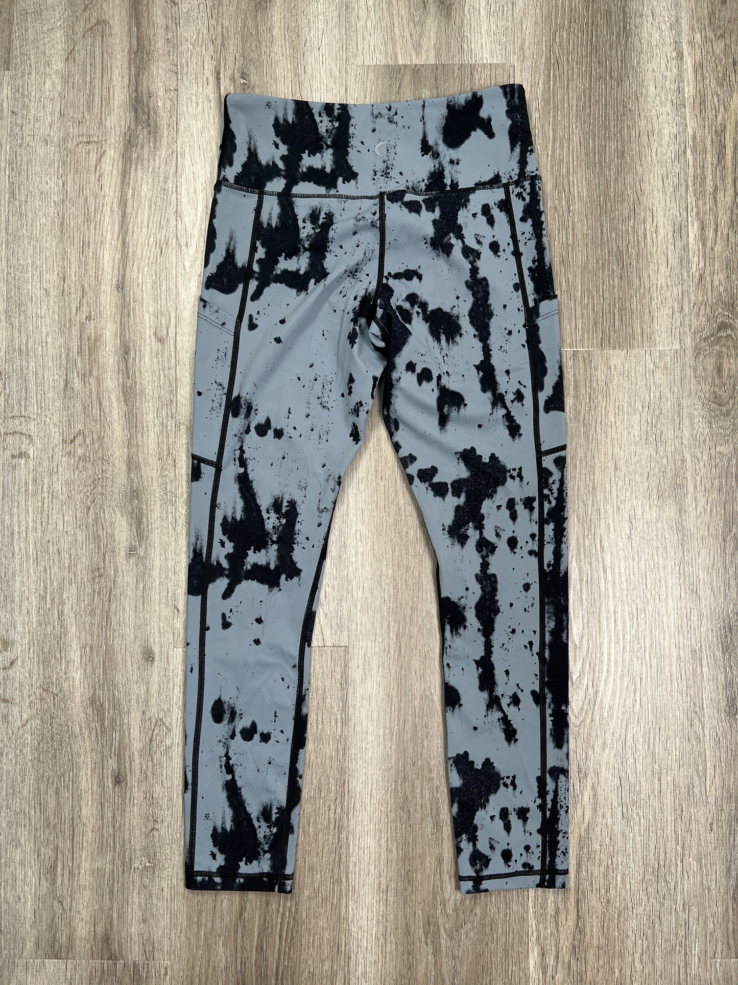 Black & Grey Athletic Capris Zyia, Size S