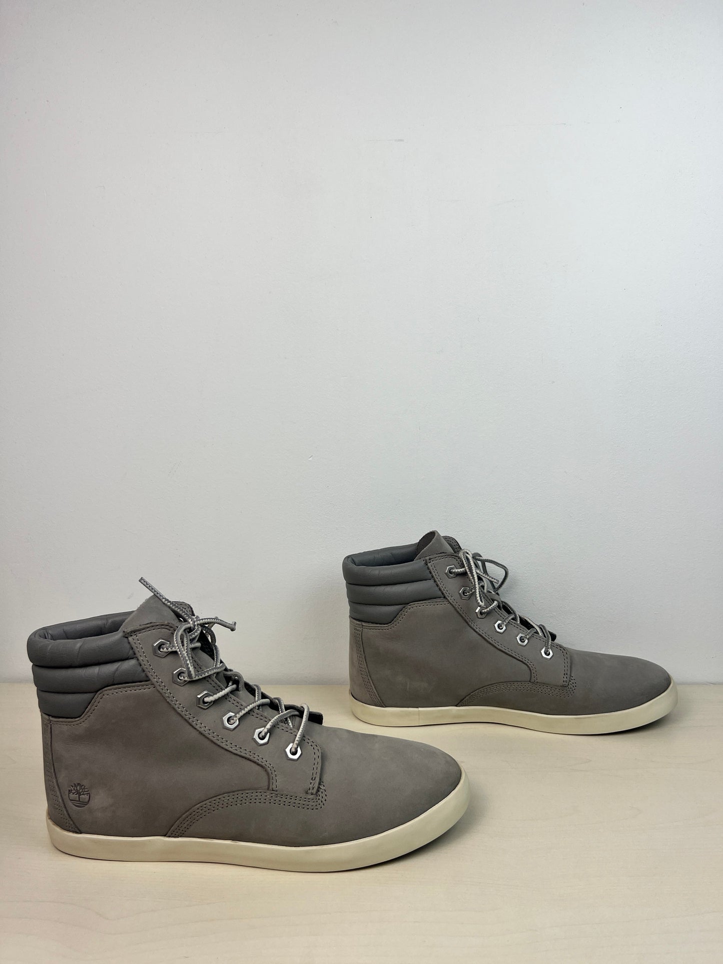 Shoes Sneakers By Timberland In Grey, Size: 10