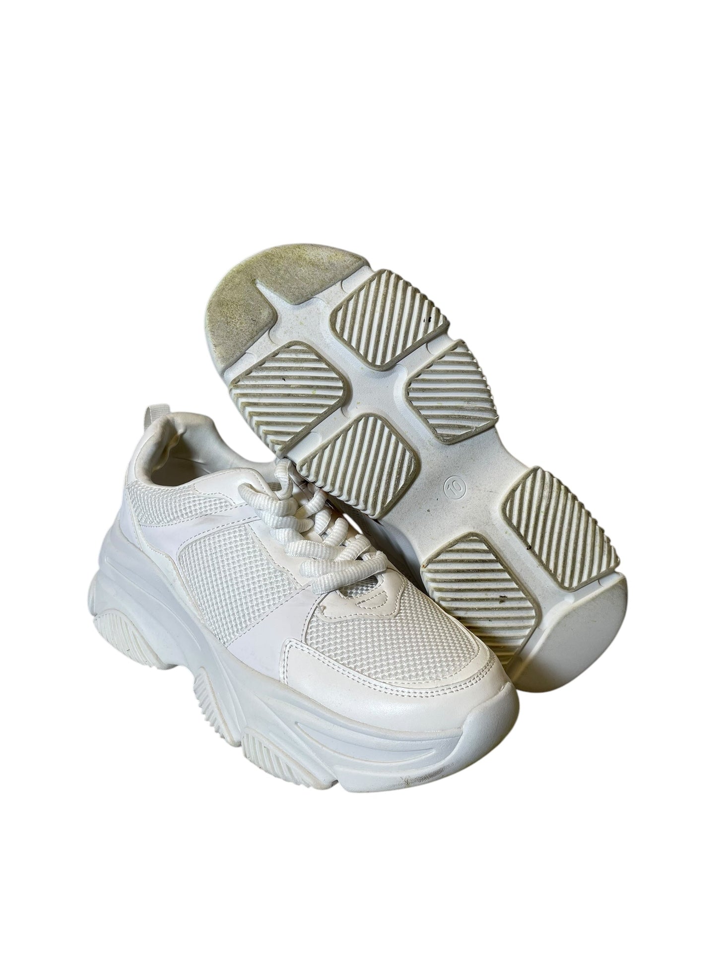 Shoes Athletic By Wild Fable In White, Size: 10