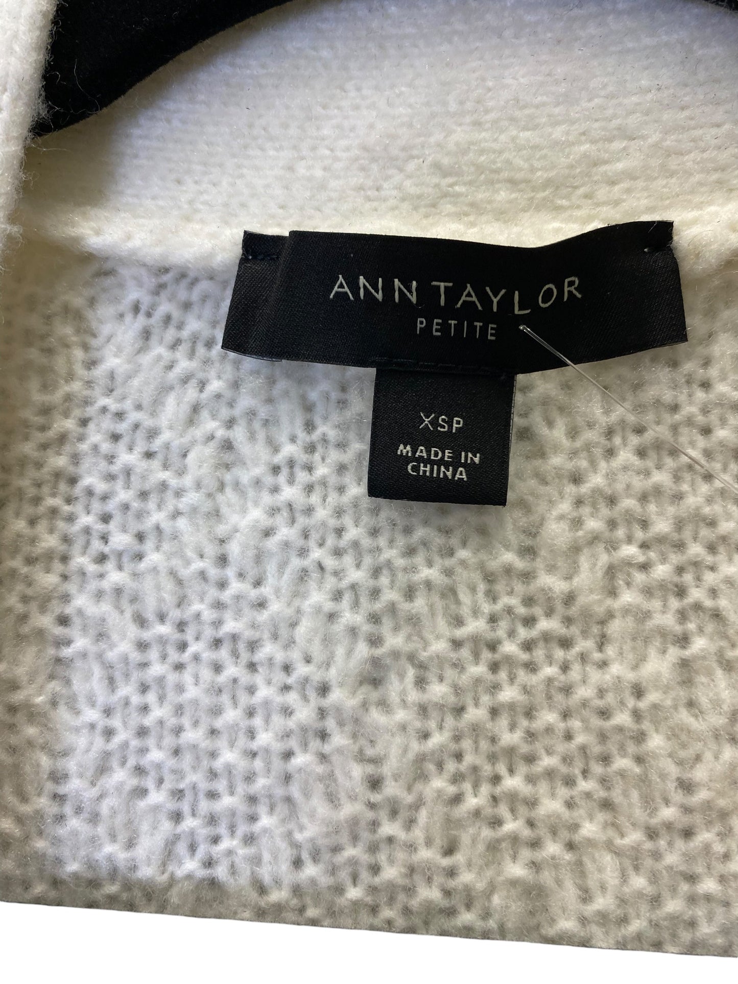 Sweater By Ann Taylor In Cream, Size: Xsp