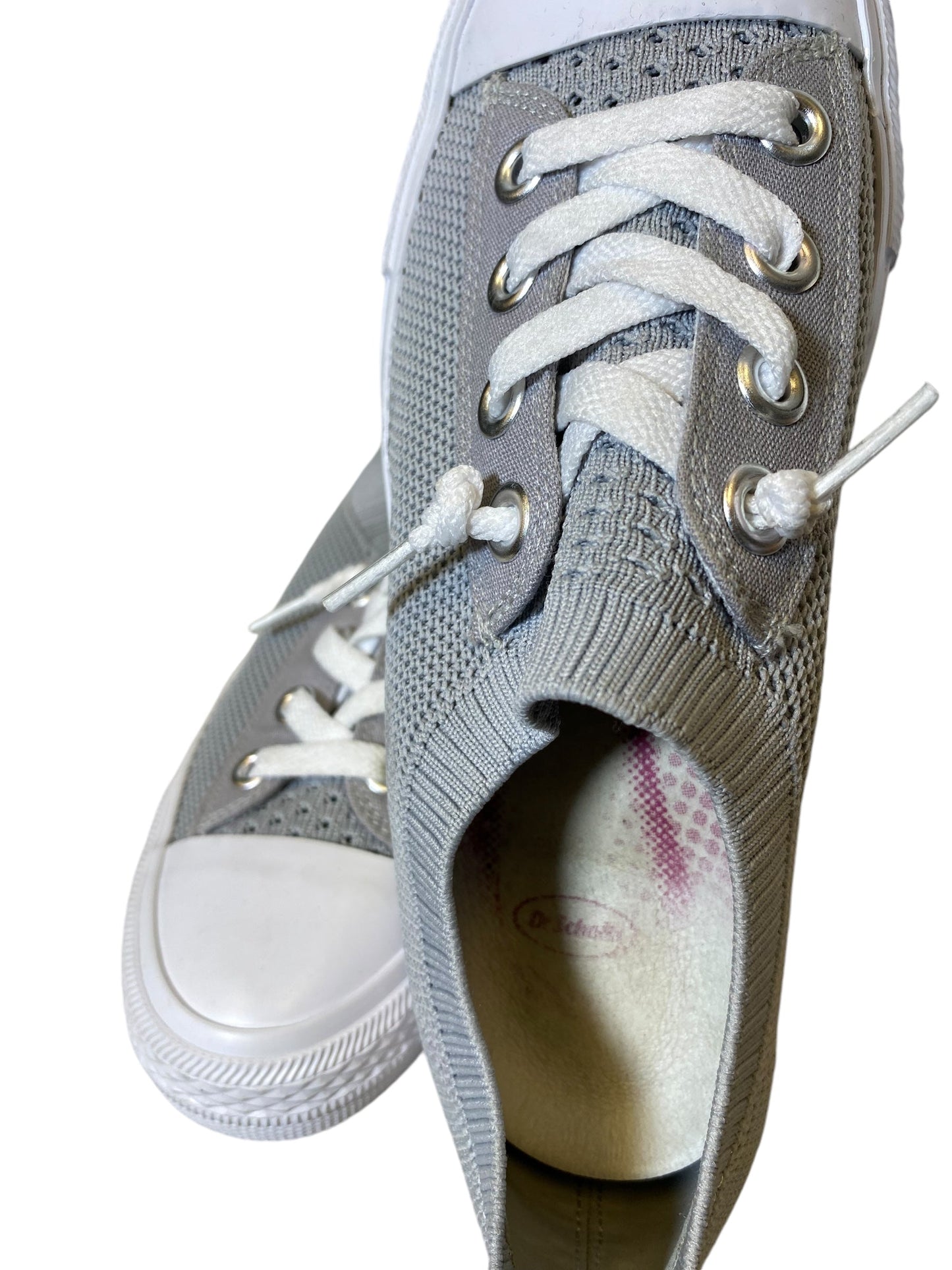 Shoes Athletic By Clothes Mentor In Grey & White, Size: 6