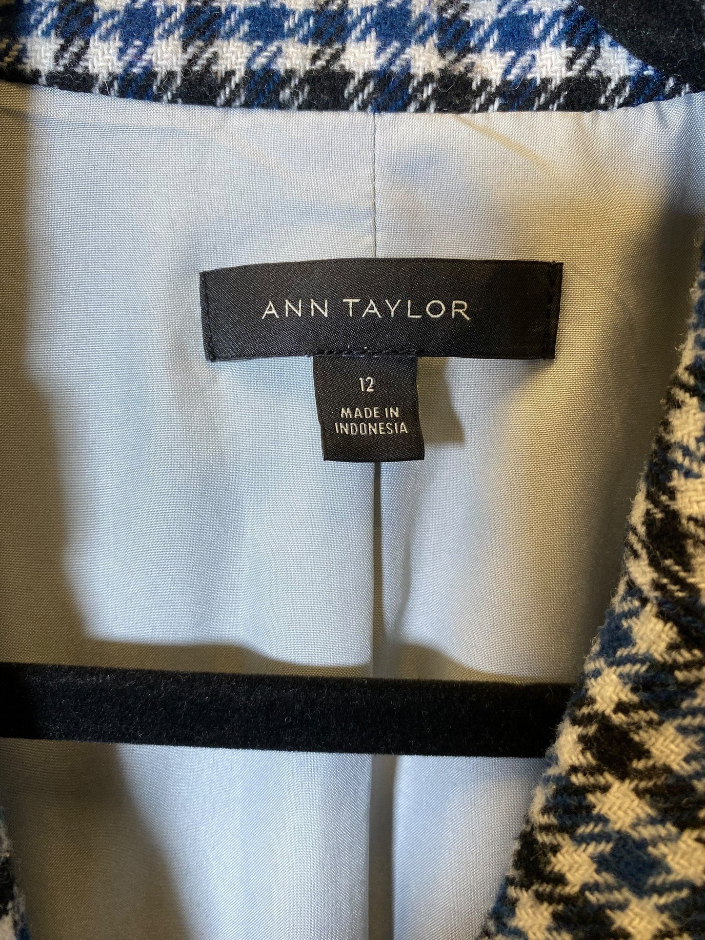 Blazer By Ann Taylor In Black & Blue, Size: L