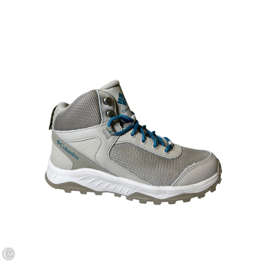 Shoes Hiking By Columbia In Beige, Size: 9