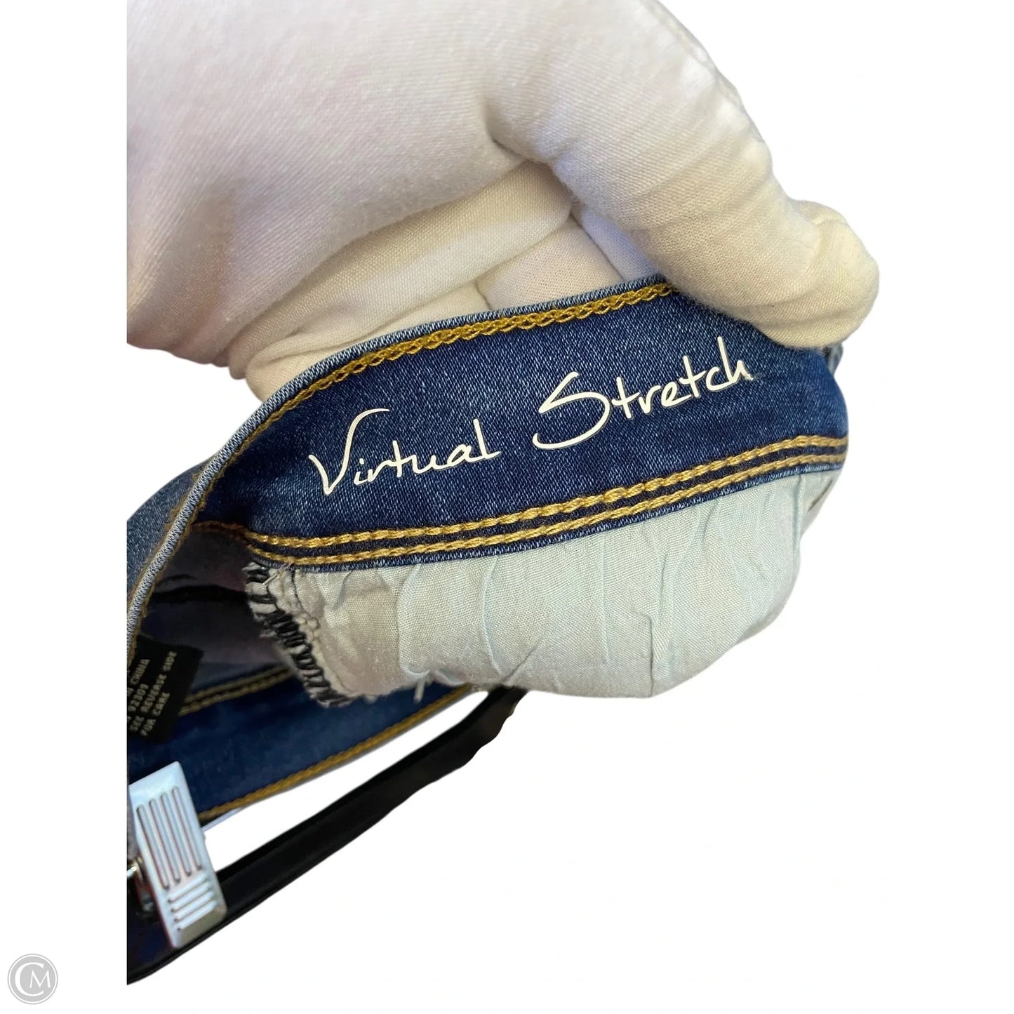 Capris By Clothes Mentor In Blue Denim, Size: 16