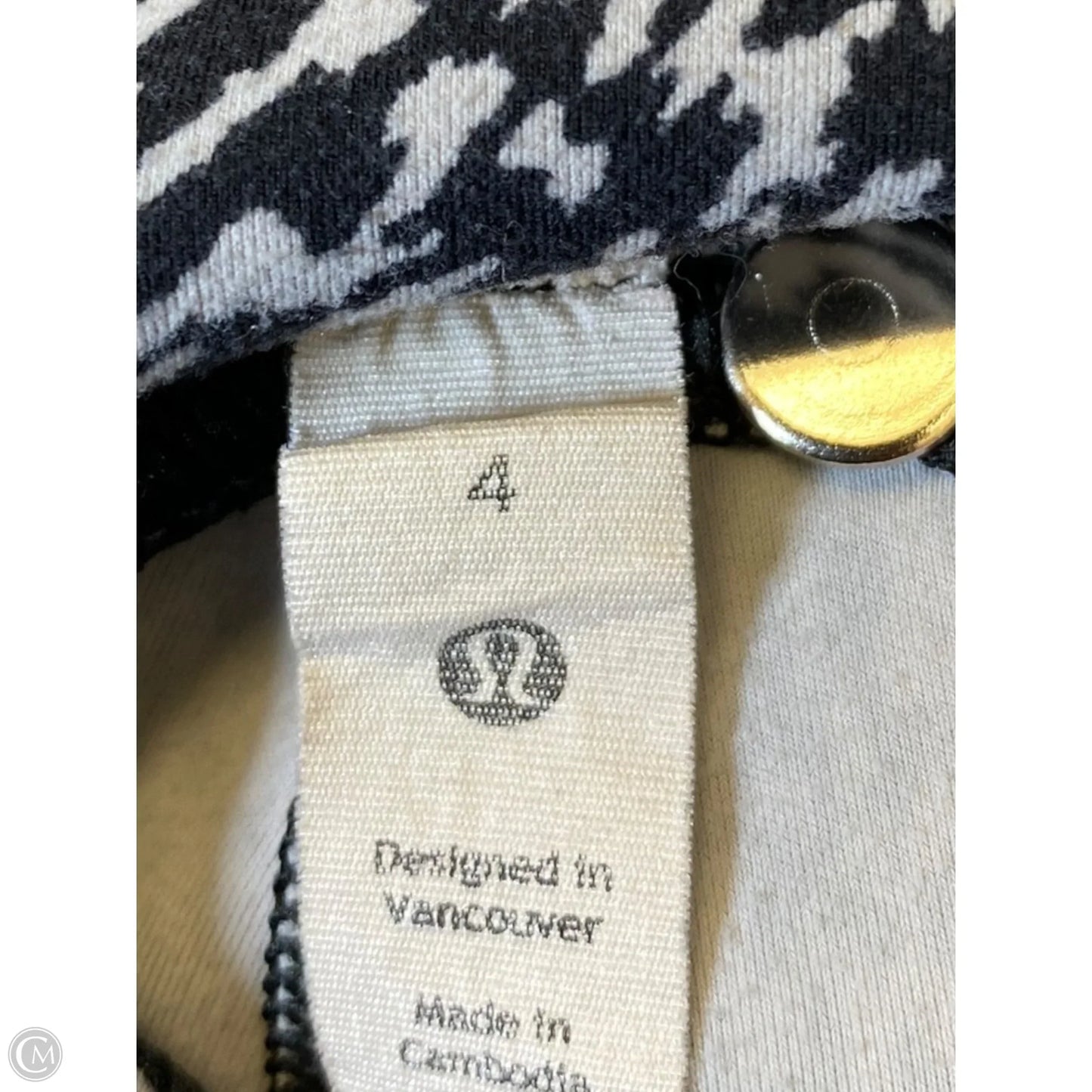 Athletic Leggings By Lululemon In Black & White, Size: 4