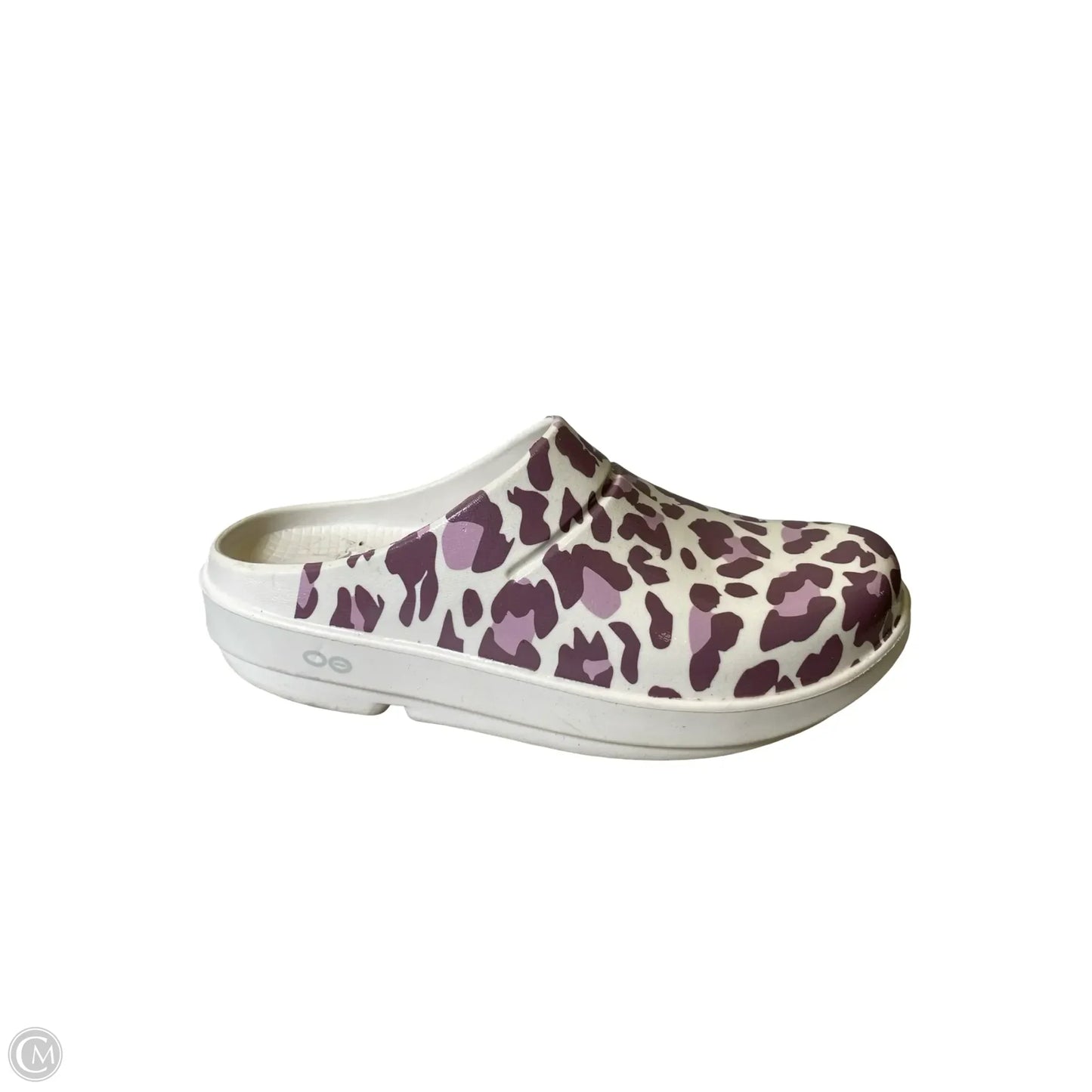 Shoes Flats By Oofos In Animal Print, Size: 7