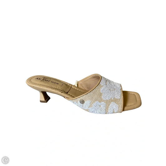 Shoes Heels Kitten By Anne Klein In Tan & White, Size: 11