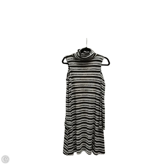 Dress Casual Short By Clothes Mentor In Striped Pattern, Size: M