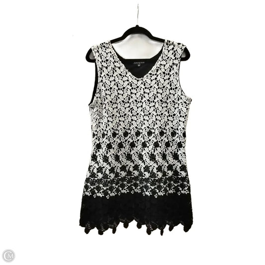 Top Sleeveless By Atmosphere In Black & White, Size: M
