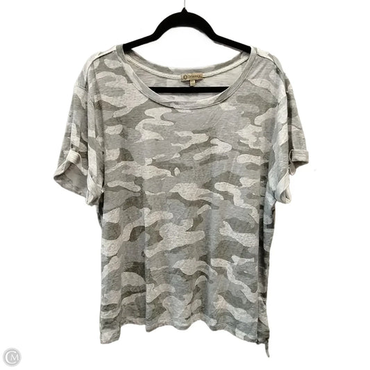 Top Short Sleeve By Democracy In Camouflage Print, Size: 1x