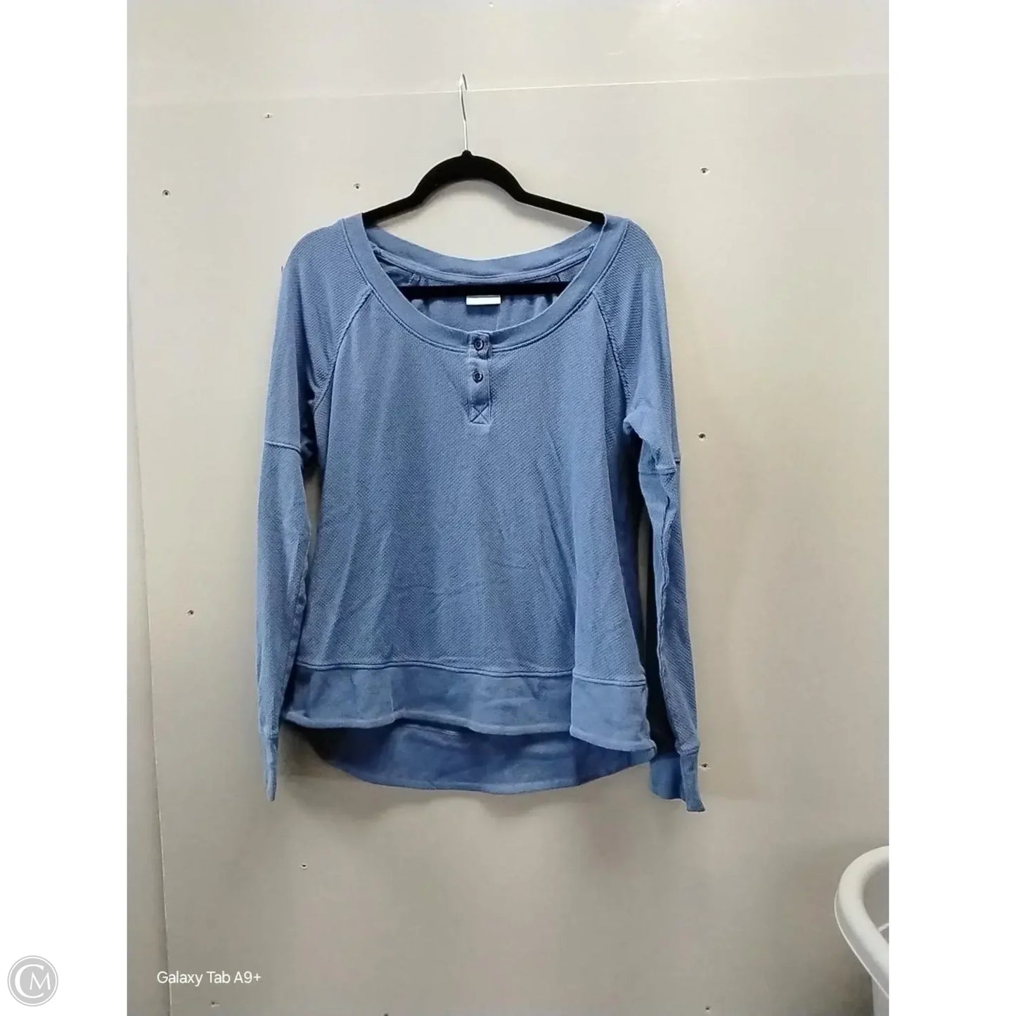 Top Long Sleeve By Columbia In Blue, Size: M