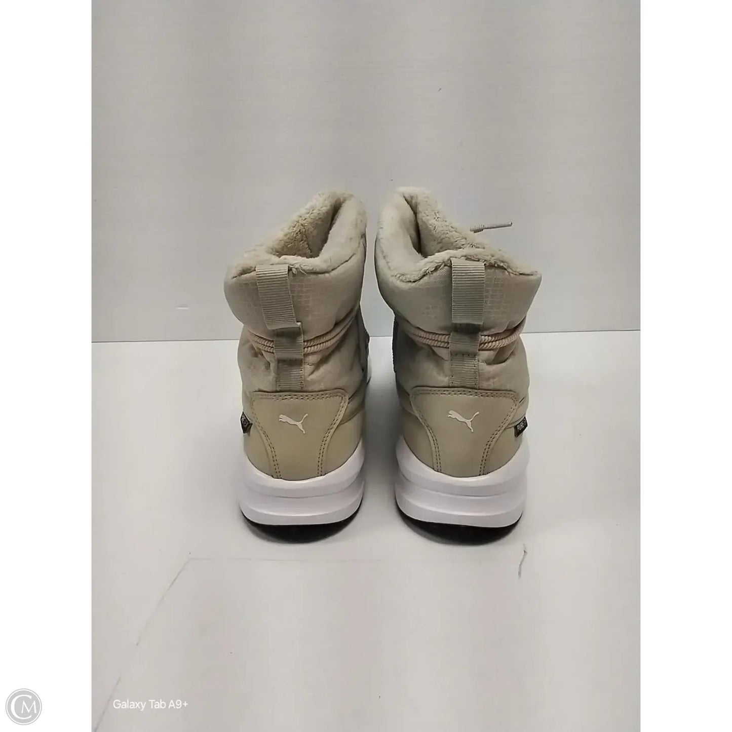 Shoes Sneakers By Puma In Cream, Size: 10