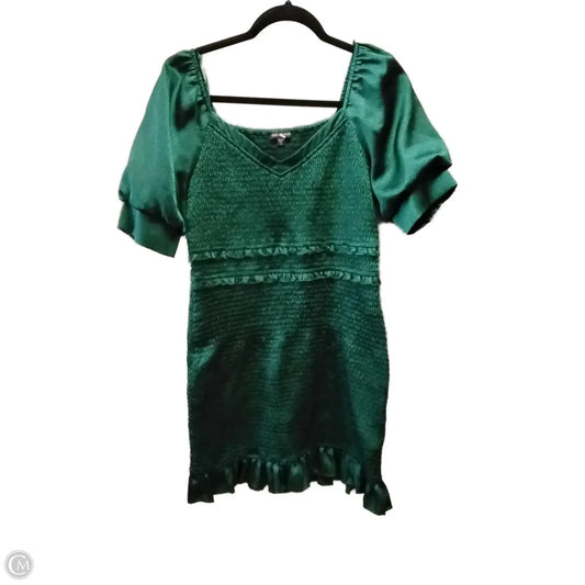Dress Casual Short By Skies Are Blue In Green, Size: M
