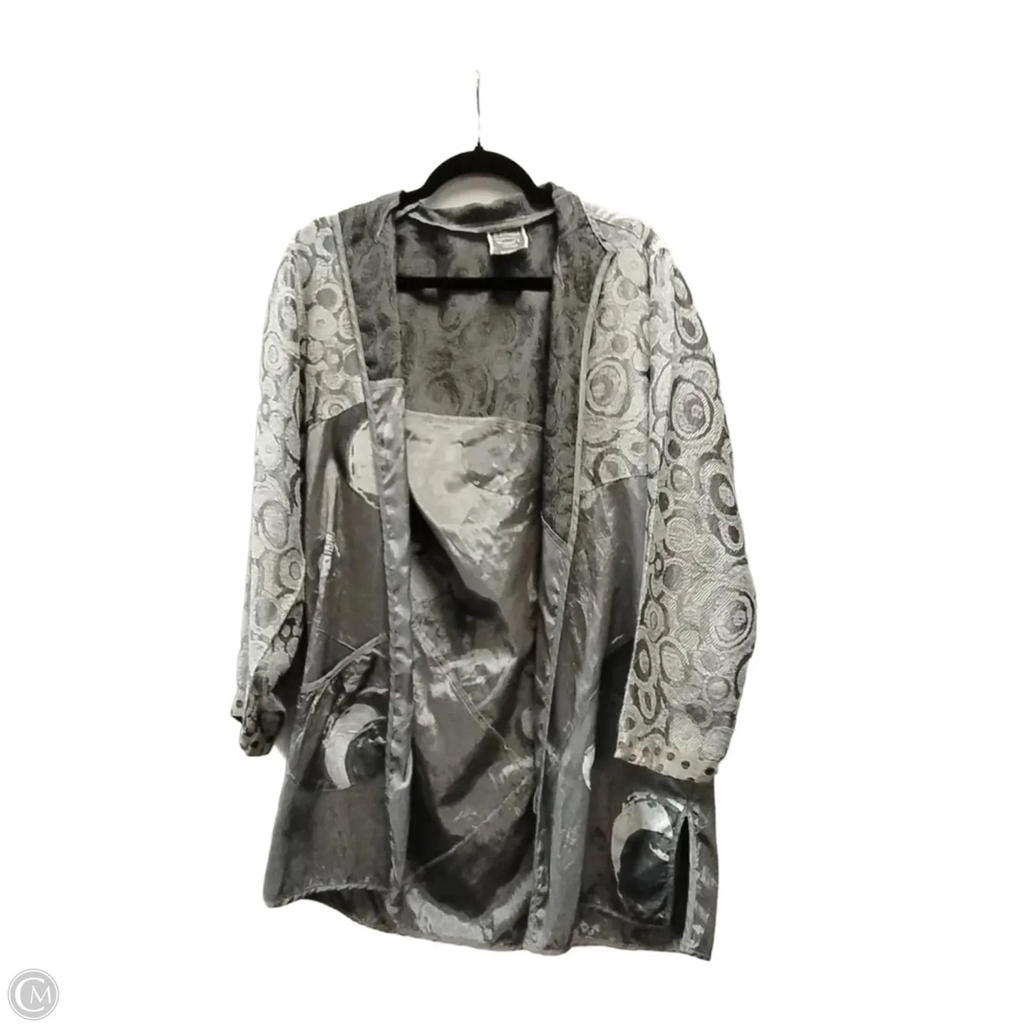 Shawl By Cmc In Silver, Size: M