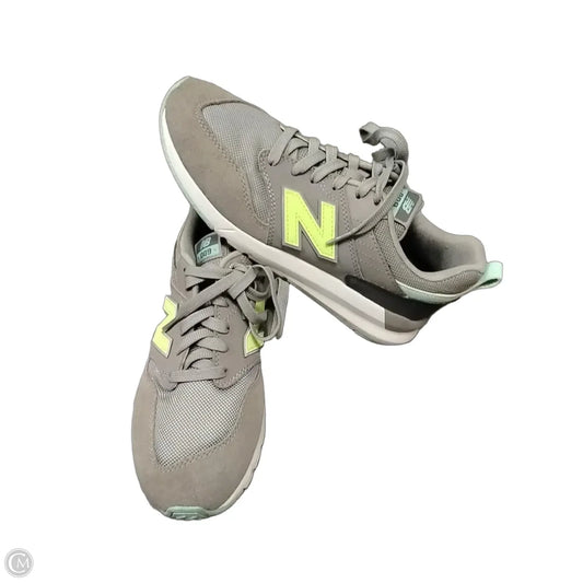 Shoes Athletic By Skechers In Grey, Size: 9