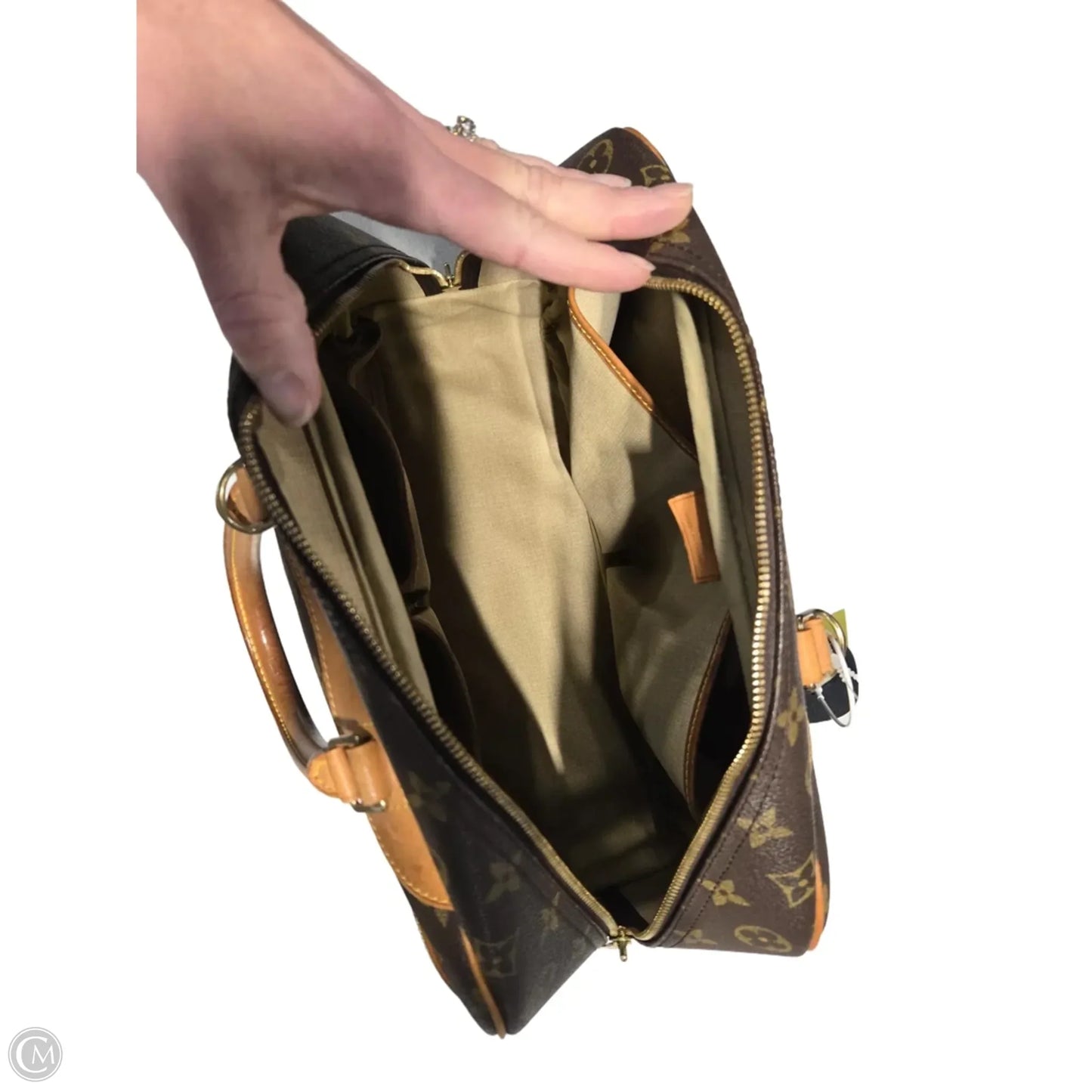 Handbag Luxury Designer By Louis Vuitton, Size: Medium