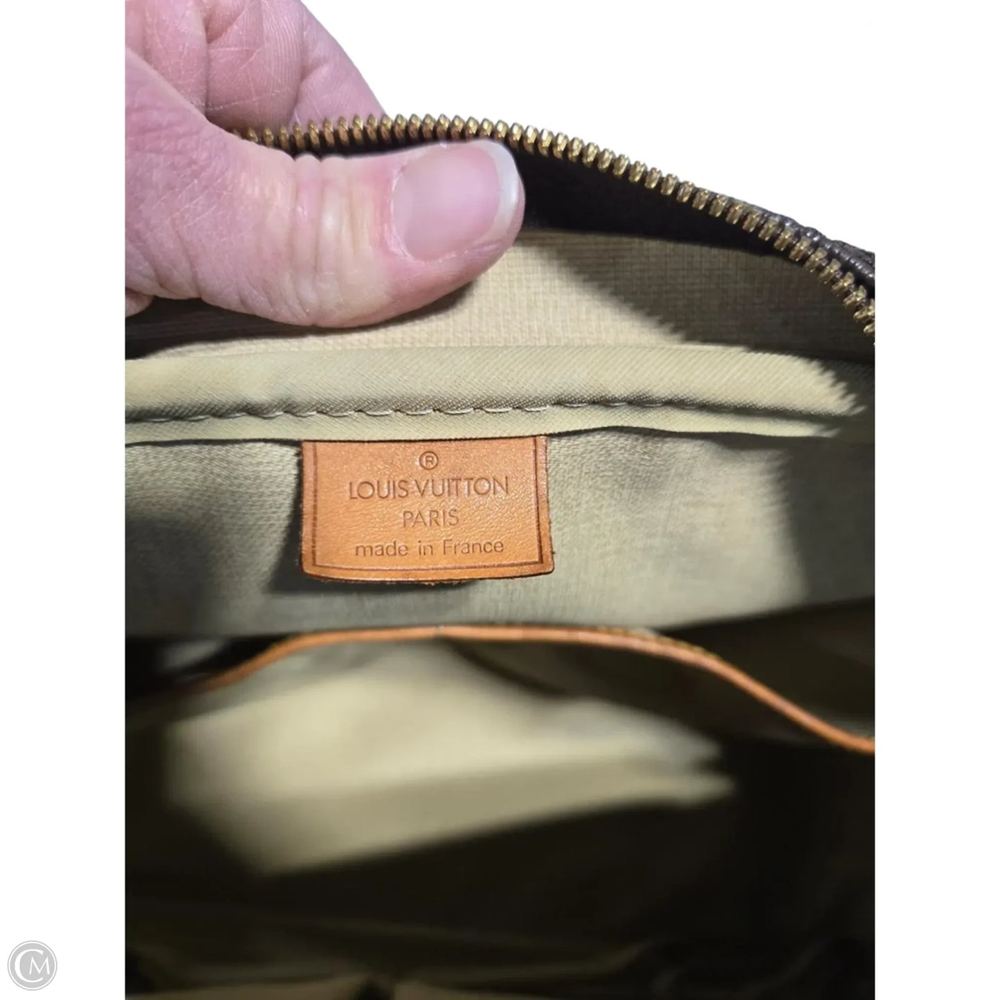 Handbag Luxury Designer By Louis Vuitton, Size: Medium