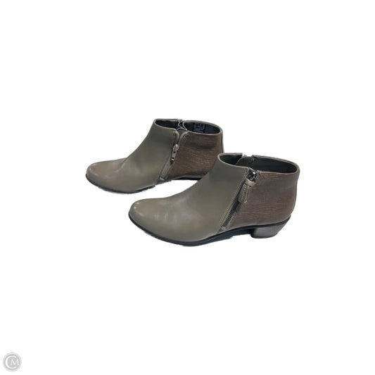 Boots Ankle Heels By Ecco In Grey, Size: 8