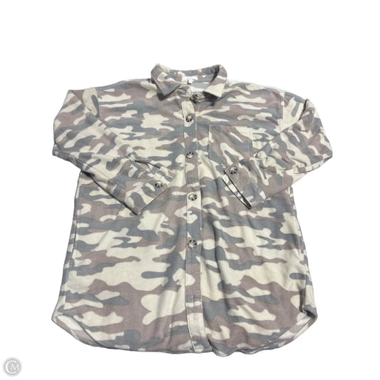 Top Long Sleeve By Maurices In Camouflage Print, Size: L