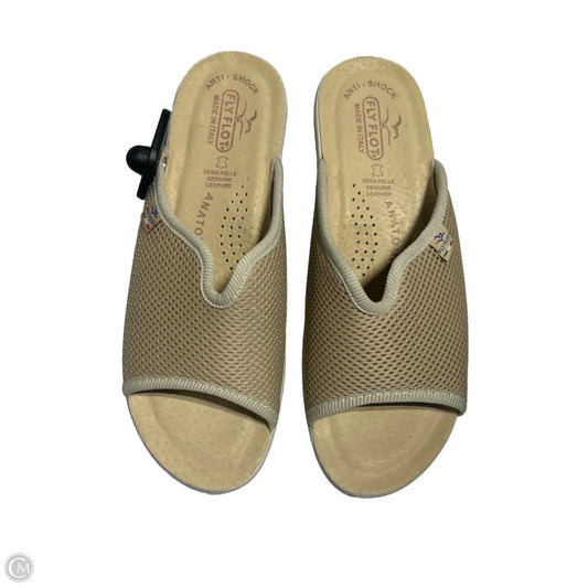 Sandals Flats By Cmb In Tan, Size: 7.5