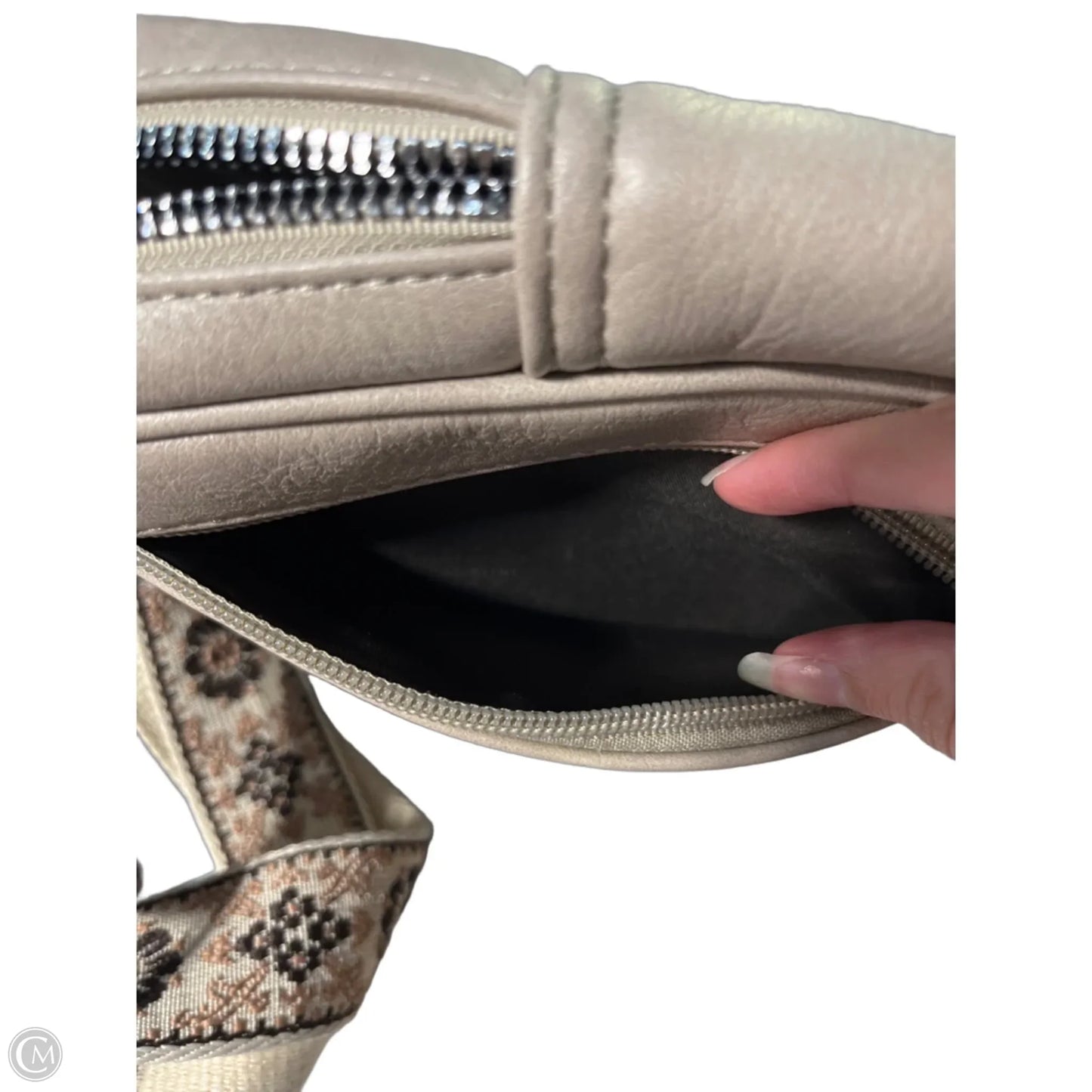 Crossbody By Cme, Size: Small
