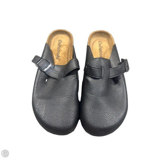 Shoes Flats By Cmc In Black, Size: 8