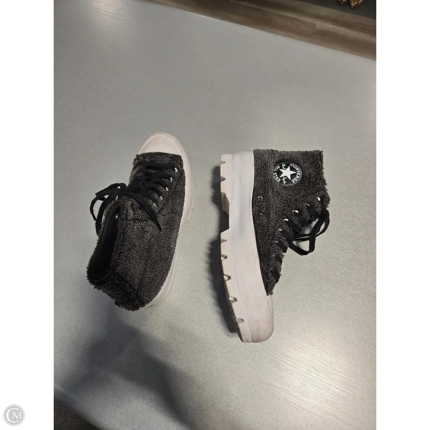 Shoes Sneakers By Converse In Grey, Size: 9