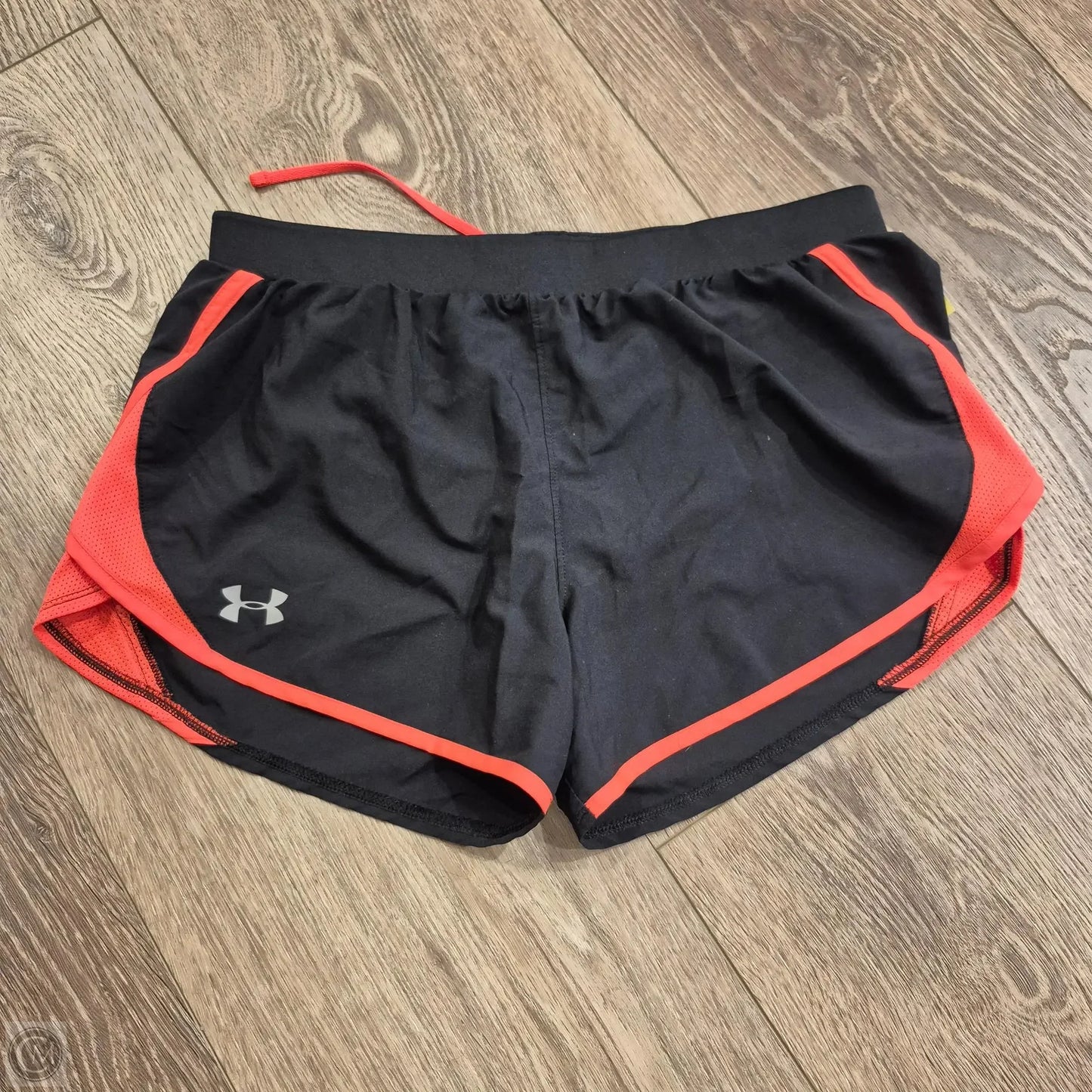 Athletic Shorts By Under Armour In Black, Size: M