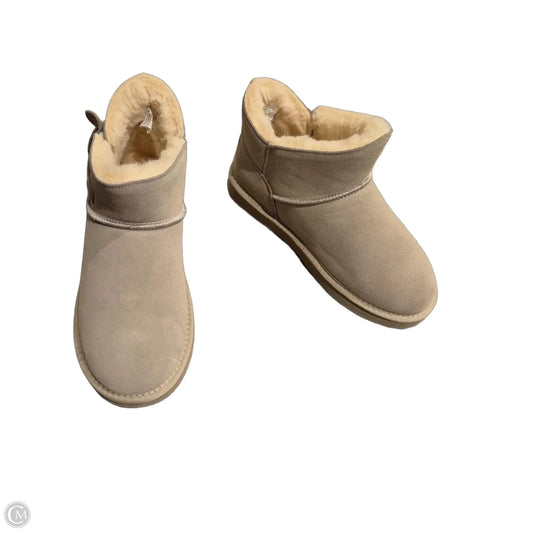 Boots Ankle Flats By Bearpaw In Tan, Size: 10