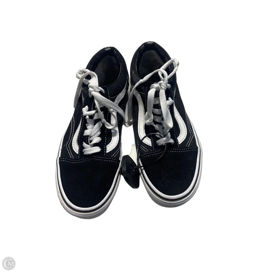 Shoes Sneakers By Vans In Black & White, Size: 5.5