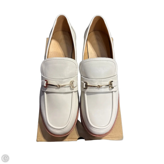 Shoes Flats By Cmc In Cream, Size: 9