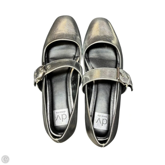 Shoes Flats By Dolce Vita In Silver, Size: 8.5