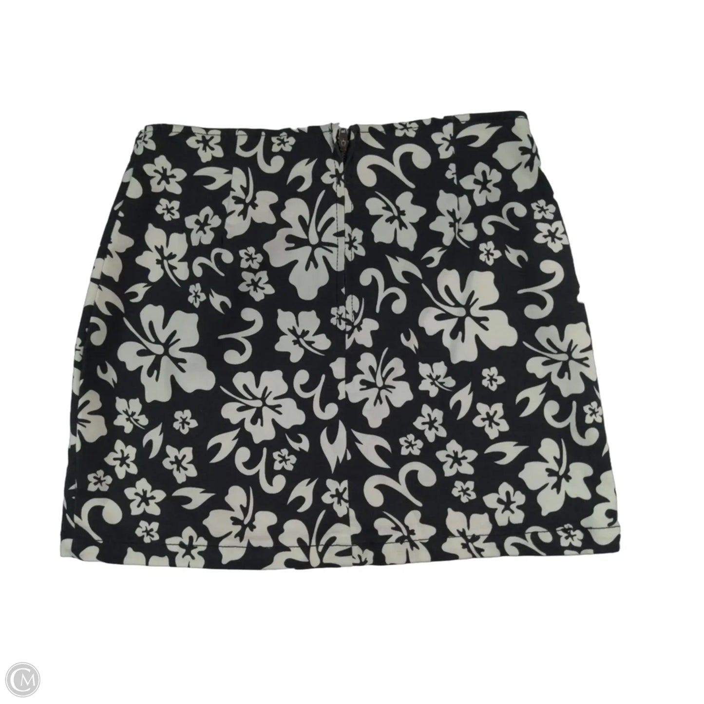 Skirt Mini & Short By Wild Fable In Floral Print, Size: 8
