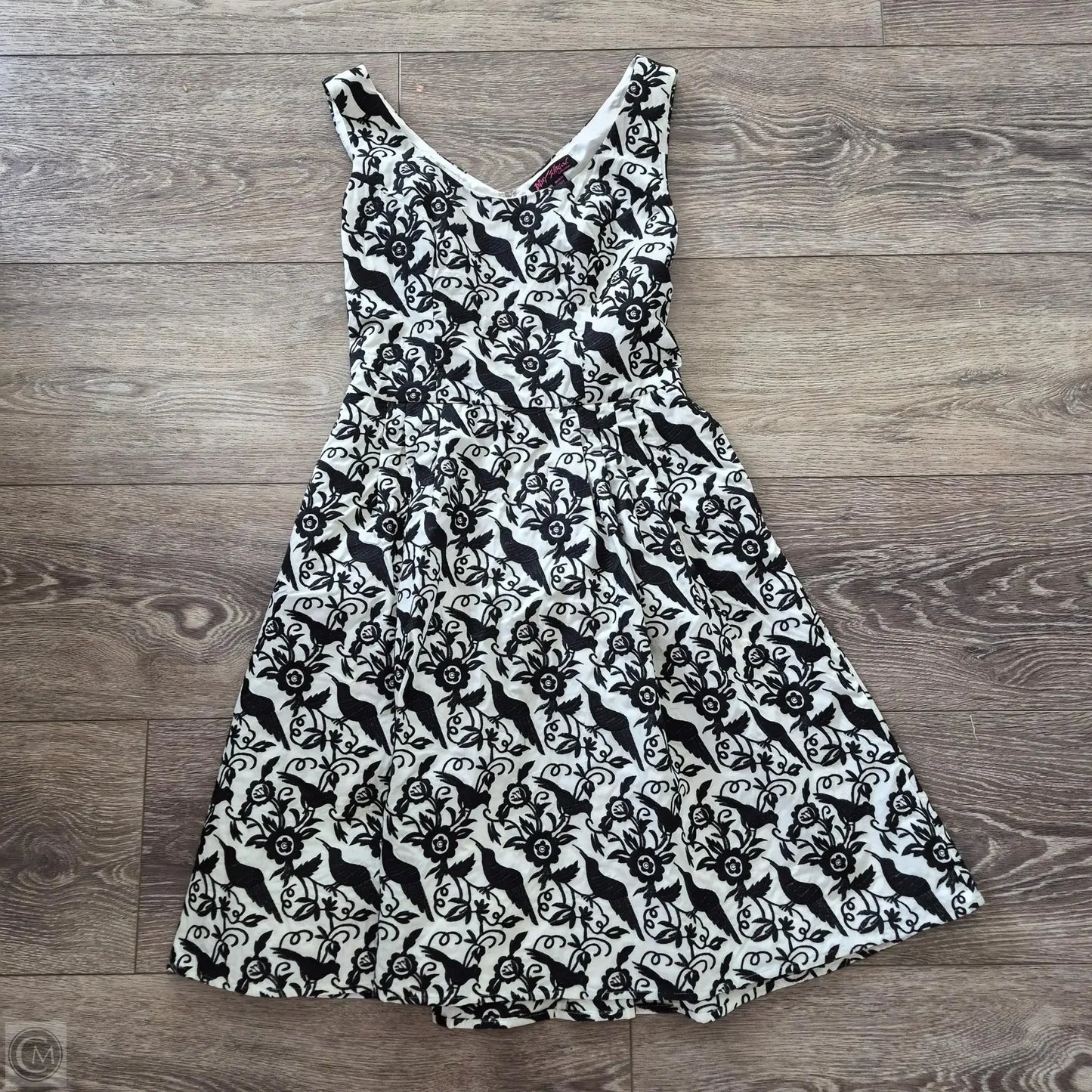 Dress Casual Short By Betsey Johnson In Black & White, Size: S
