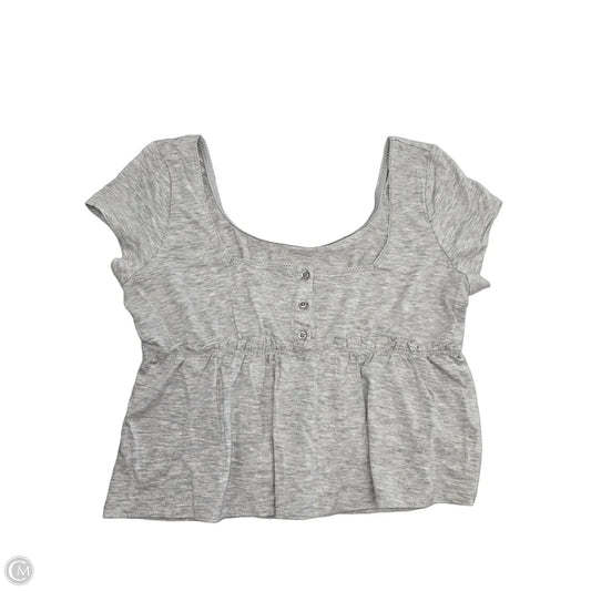 Top Short Sleeve By No Boundaries In Grey, Size: M
