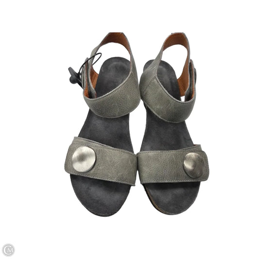 Sandals Heels Wedge By Taos In Grey, Size: 10