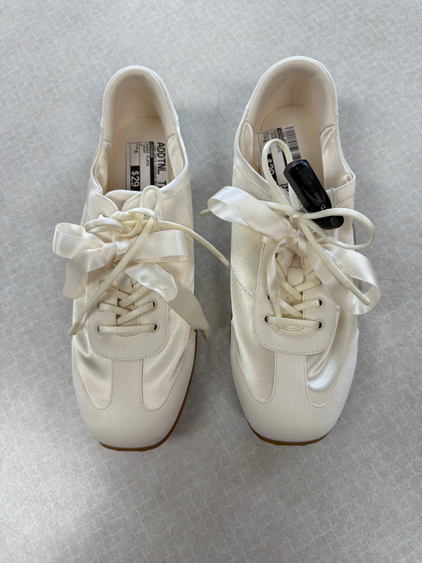 Shoes Flats By Vivaia In Cream, Size:6