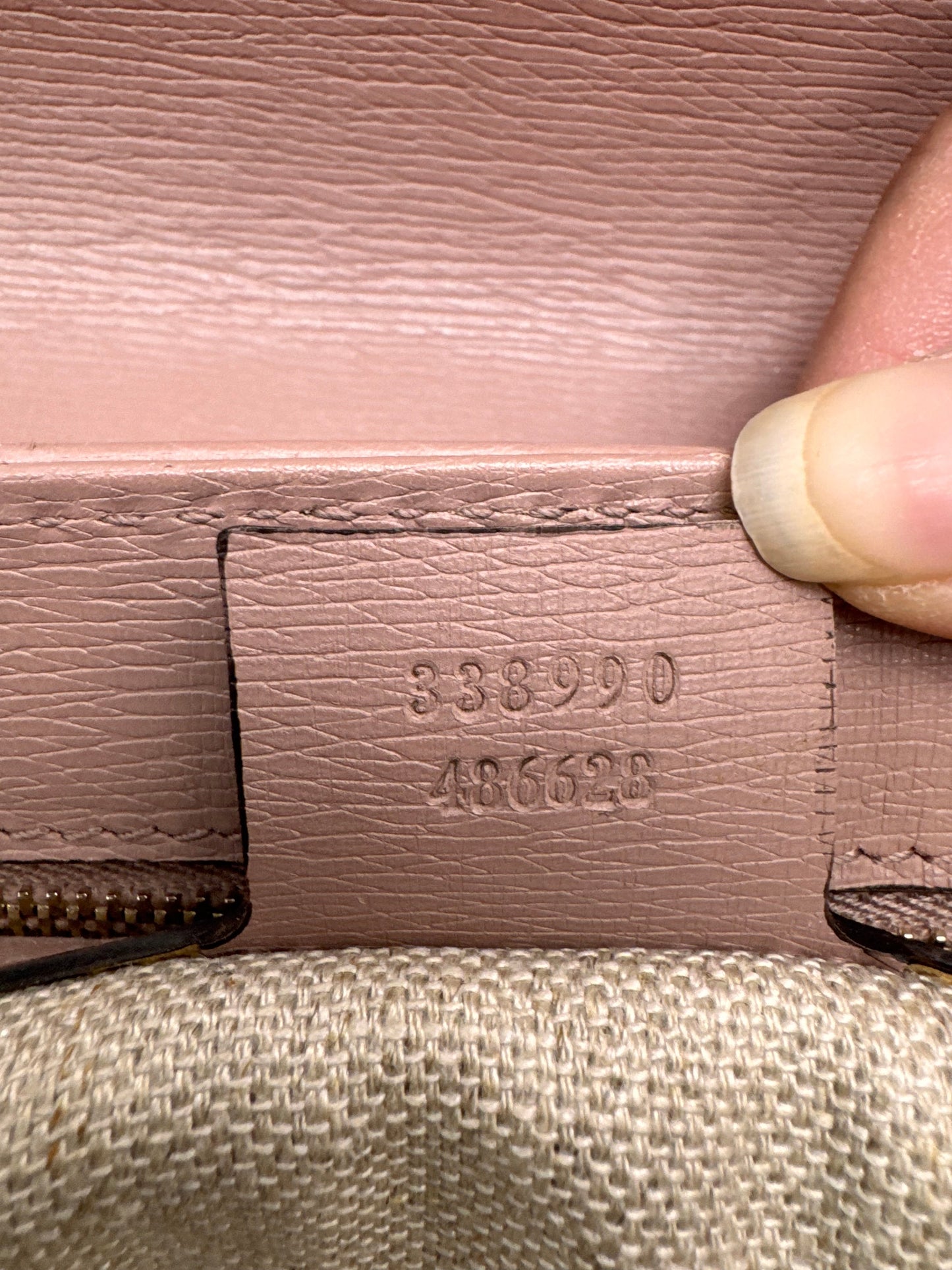 Clutch Luxury Designer By Gucci In Pink, Size:Large