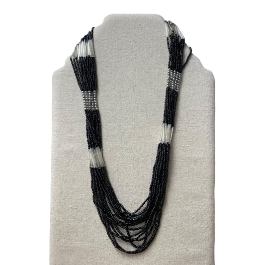 Necklace Other  In Black & White