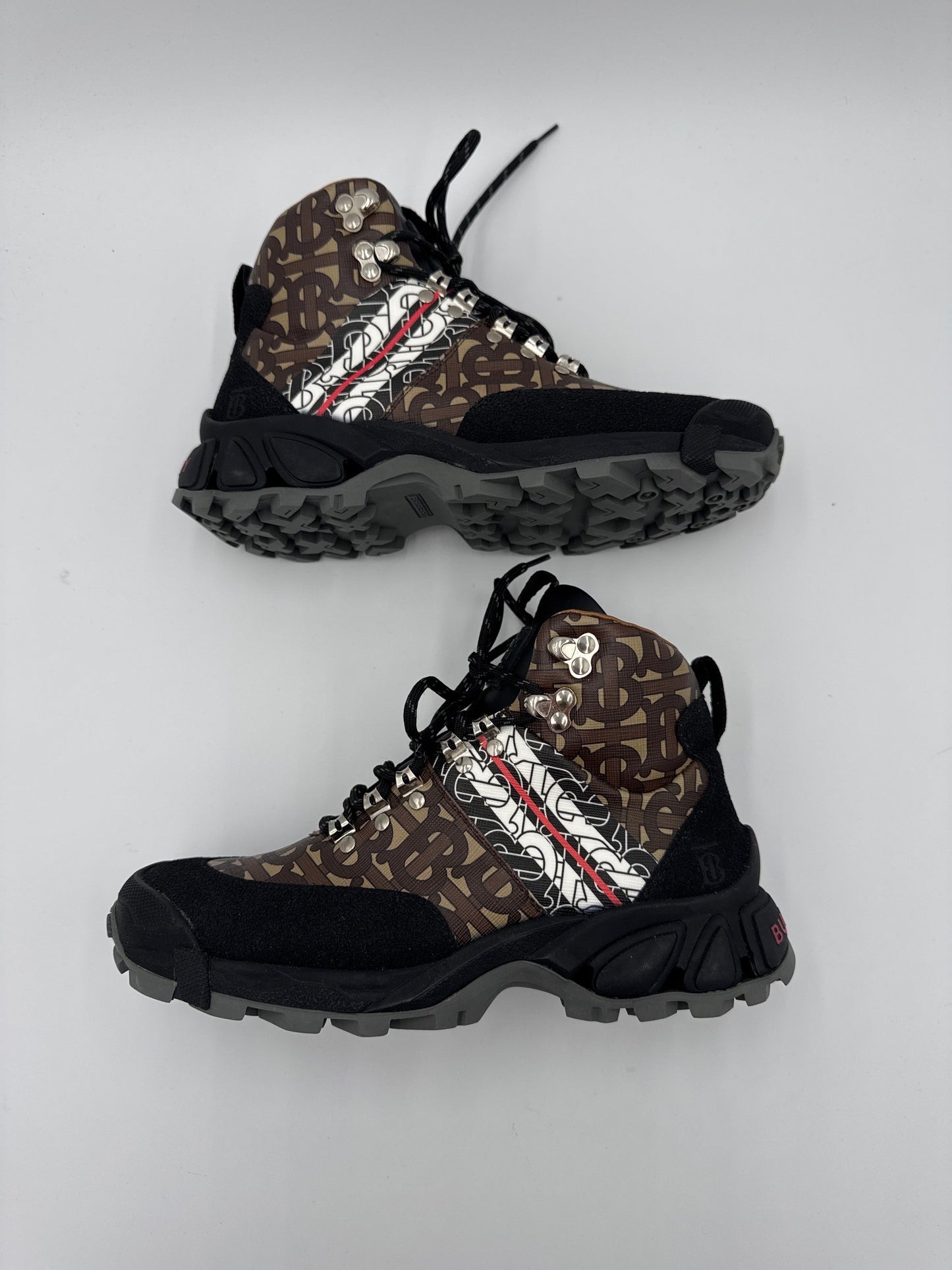 Boots Luxury Designer By Burberry In Brown, Size:8