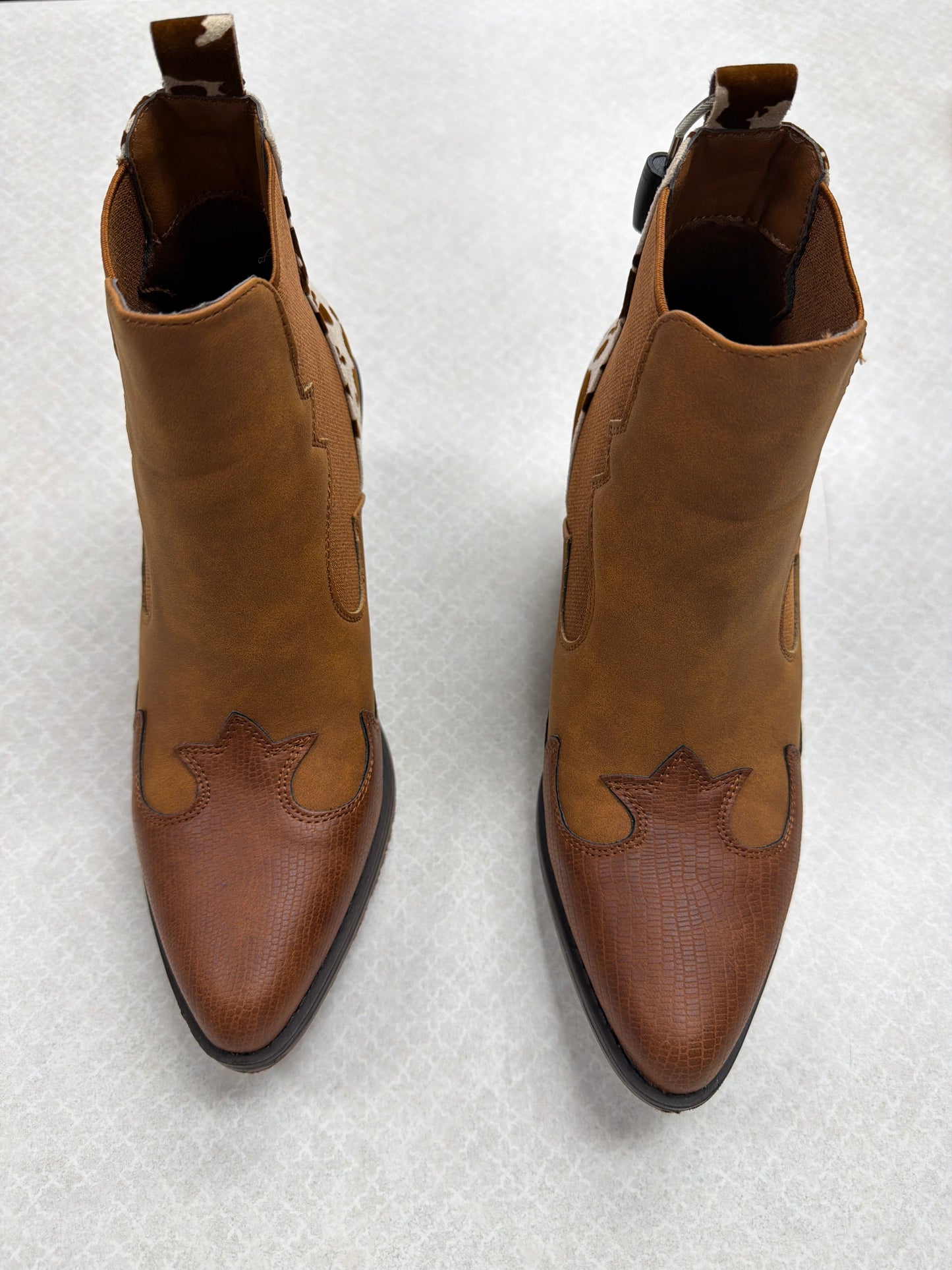 Boots Western By Pierre Dumas In Tan, Size:6