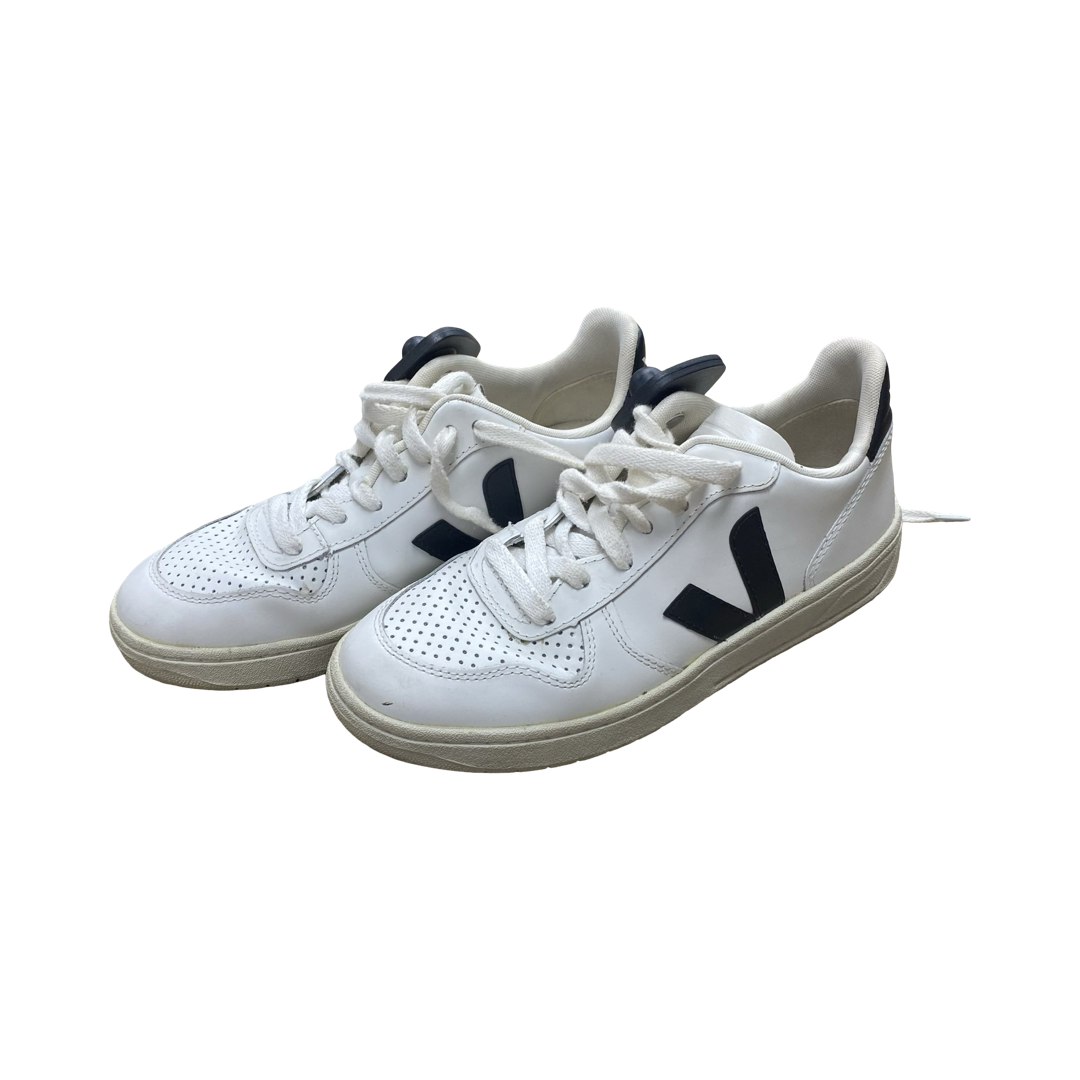 Shoes Sneakers By Veja In Black & White, Size:5