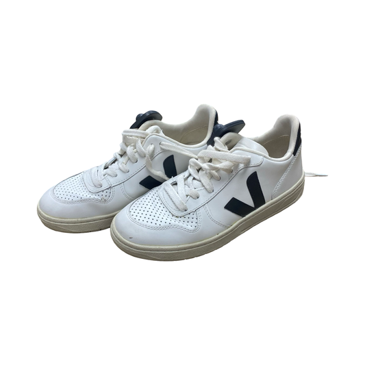 Shoes Sneakers By Veja In Black & White, Size:5
